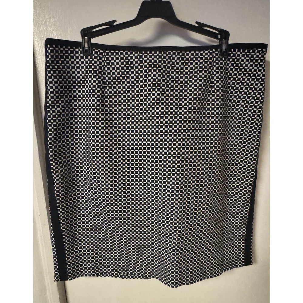 White House Black Market Checkered Pencil Skirt, Size 14, Black and White